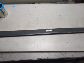 Молдинг двери правое переднее Audi A4 2000-2006