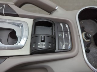 Консоль салона (кулисная часть), Porsche Cayenne 2010-2014