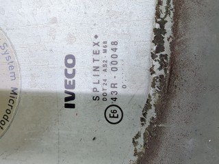 Стекло боковой двери правое переднее, ориг. номер 500336475, Iveco Daily 1990-2000