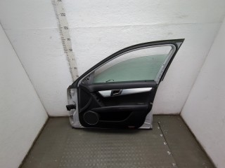 Стекло боковой двери правое переднее, ориг. номер A2047250210, Mercedes C W204 2007-2011