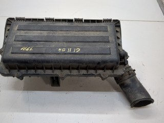Корпус воздушного фильтра Audi A4 1994-1999