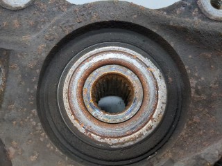 Кулак поворотный правый передний, Renault Safrane 1992-1996