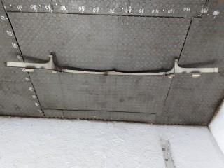 Ресничка под фару левая передняя, Toyota Sequoia 2000-2004