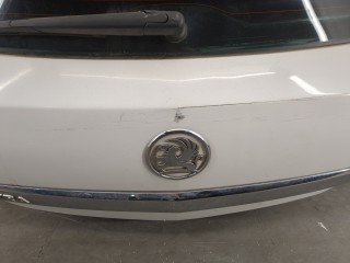 Крышка (дверь) багажника, Opel Astra 2006-2014