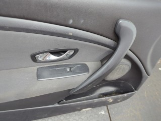 Стекло боковой двери левое переднее, ориг. номер 803014156R, Renault Megane 2008-2014