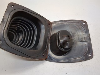 Чехол (кожух) кулисы КПП, Toyota Hiace 2004-2010