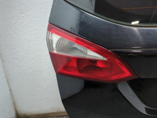Крышка (дверь) багажника, Ford Focus 2011-2015