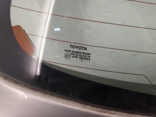 Крышка (дверь) багажника, ориг. номер 670050D030, Toyota Yaris 2005-2009
