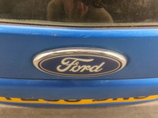 Крышка (дверь) багажника, Ford Focus 2004-2008