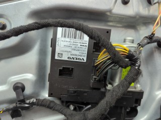 Замок двери левый передний, Volvo S40 2007-2012
