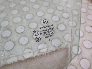 Стекло боковой двери левое переднее, ориг. номер A2207200920, Mercedes S W220 2002-2005