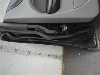 Стекло боковой двери левое переднее, Ford Focus 2007-2011