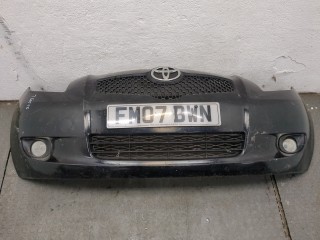 Заглушка (решетка) бампера левая передняя, Toyota Yaris 2005-2009