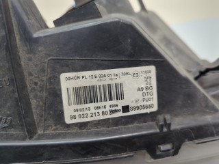 Фара (передняя) правая, ориг. номер 9802221380, Peugeot 208 2012-2016
