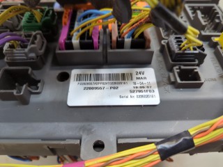 Блок предохранителей, ориг. номер 22009557, Renault D