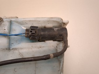 Бачок омывателя, Toyota Prius 2000-2003