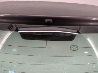 Крышка (дверь) багажника, Toyota Yaris 2005-2009
