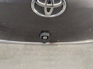 Крышка (дверь) багажника, Toyota Yaris 2005-2009