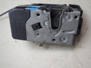 Замок двери левый передний, ориг. номер 24444015, Opel Astra 1998-2009
