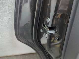 Замок двери левый задний, Nissan Note E11 2005-2008