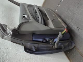 Замок двери правый передний, Ford Focus 2001-2005