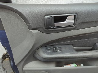 Замок двери правый передний, Ford Focus 2001-2005