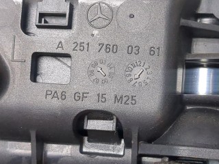 Ручка двери салона левая задняя, ориг. номер A2517600361, Mercedes R W251
