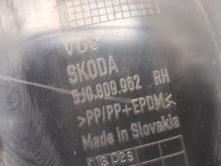Защита арок (подкрылок) правая передняя, Skoda Fabia 2007-2010