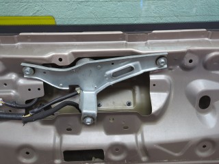 Замок багажника, Nissan Note E11 2005-2008