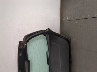 Стекло заднее, Toyota Yaris 2005-2009