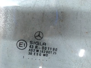 Стекло боковой двери правое заднее, ориг. номер A2107301218, Mercedes E W210