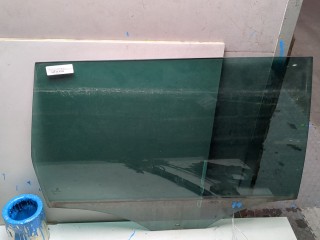 Стекло боковой двери правое заднее, ориг. номер 3C9845026C, Volkswagen Passat 2005-2010