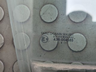 Стекло боковой двери правое переднее, Nissan Tiida 2004-2012