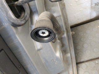 Стекло боковой двери левое переднее, Ford Focus 2001-2005