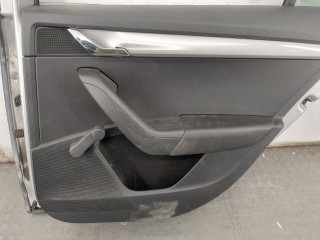 Стекло боковой двери правое заднее, Skoda Octavia 2008-2013