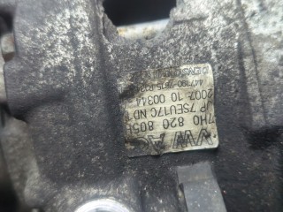 Компрессор кондиционера, ориг. номер 7H0820805J, JZW820803CX, Volkswagen Touareg 2006-2010
