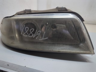Фара (передняя) правая, ориг. номер 8D0941004AM, Audi A4 1994-1999