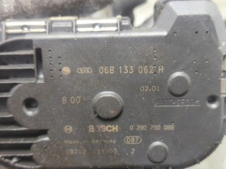 Заслонка дроссельная, ориг. номер 06B133062H, Audi A4 1999-2001