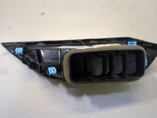 Дефлектор обдува салона левый, ориг. номер 66110SJ010, Subaru Forester (S14)