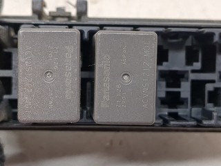 Блок реле, ориг. номер 82571FJ000, Subaru Forester (S13)