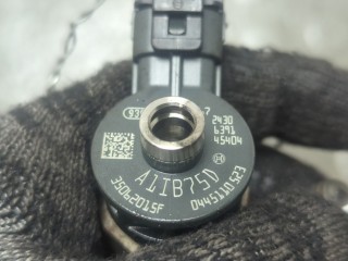 Форсунка топливная, ориг. номер 0445110523, 68211301AA, RLX11301AA, Jeep Grand Cherokee 2013-2016