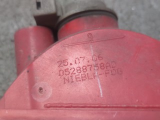 Фонарь противотуманный правый, ориг. номер 5288758AD, Jeep Commander 2005-2010