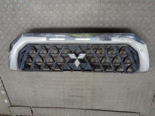 Решетка радиатора, Mitsubishi Montero Sport 2000-2005