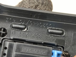 Пластик панели торпеды, ориг. номер 561857211D, Volkswagen Passat 7 Америка