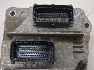 Блок управления двигателем, ориг. номер 55561172, Opel Astra 1998-2009