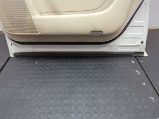 Стекло боковой двери правое переднее, Infiniti QX56 2010-2013