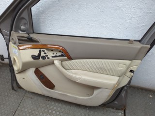 Стекло боковой двери правое переднее, Mercedes S W220 2002-2005
