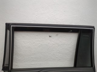 Стекло боковой двери правое заднее, Infiniti QX56 2010-2013