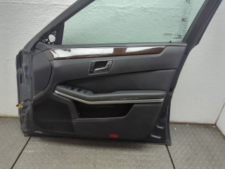 Стекло боковой двери правое переднее, Mercedes E W212 2009-2013