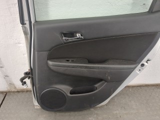 Стекло боковой двери правое заднее, Hyundai i30 2007-2010